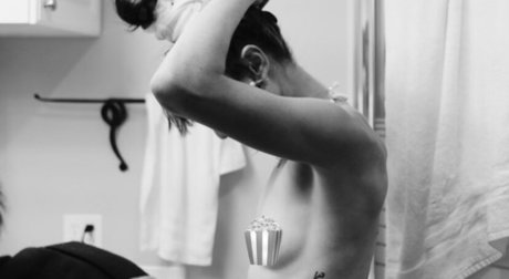 Alexi Pappas modèle érotique galerie