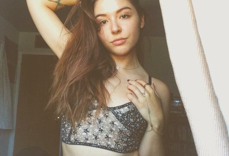 Autumn Farrell modèle xxx img