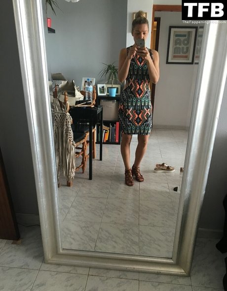 Claire Hutchings modèle érotique collection