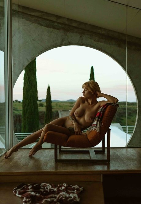 Marilyn Milk nus de stars du porno photo