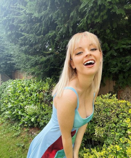 Emily Rose Perrin star du porno parfaite galerie