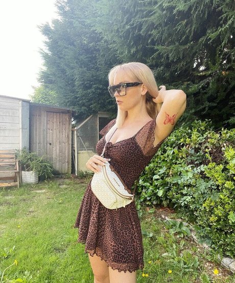 Emily Rose Perrin star du sexe des photos