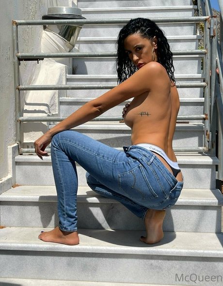 Alexandra McQueen étoile exclusive image