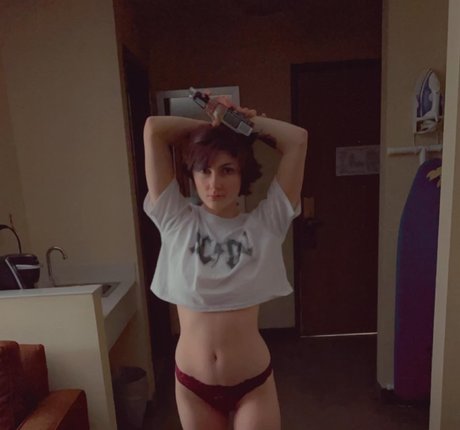 Trippyyjellyfish jolie actrice des photos