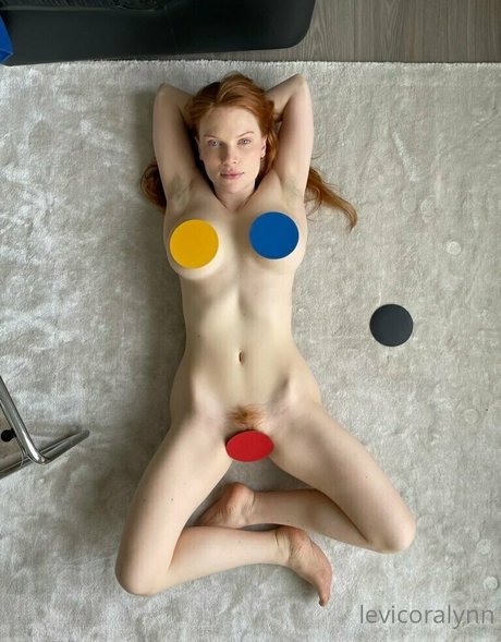 Your Little Redhead art de star du porno image