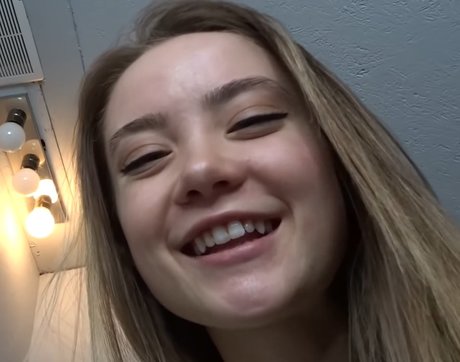 Madi ASMR modèle parfait galerie