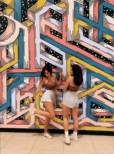 ___u l i a n a___ beau modèle des photos