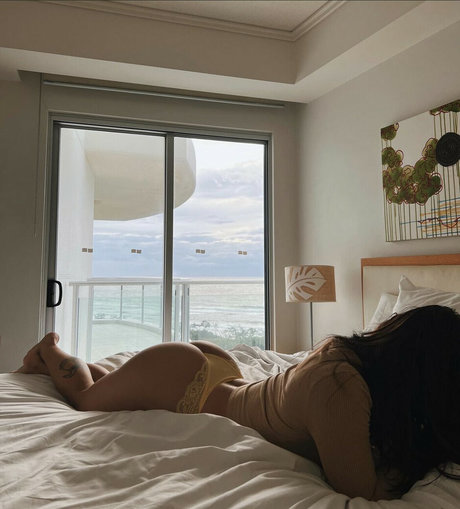 Maddy Young étoile de l'art images