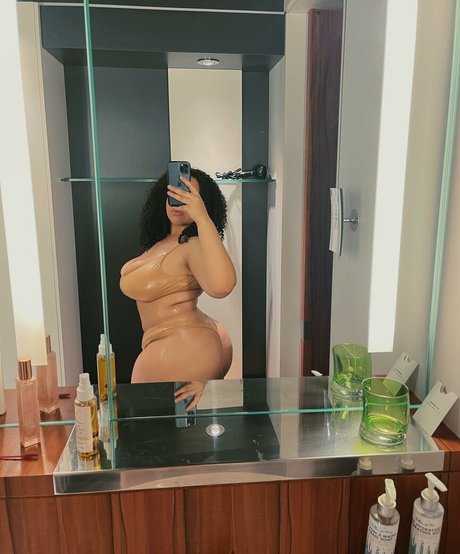 Tanya Mayenge star du porno chaud collection