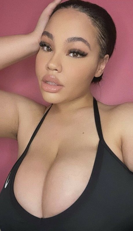 Tanya Mayenge étoile magnifique des photos