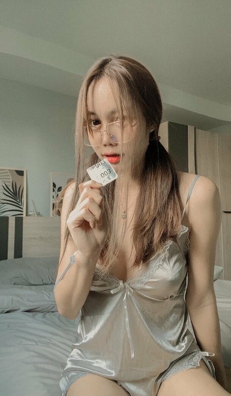 Benz Sang actrice exclusive galeries