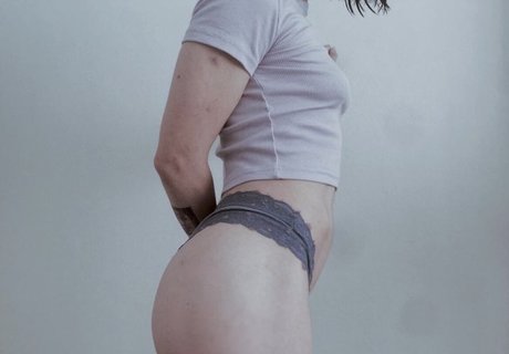 artsymoi actrice de sexe photos