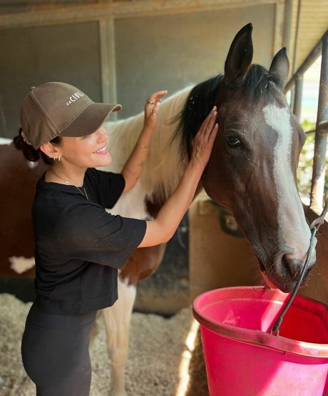 Lucy Hale Fotoaufnahmen