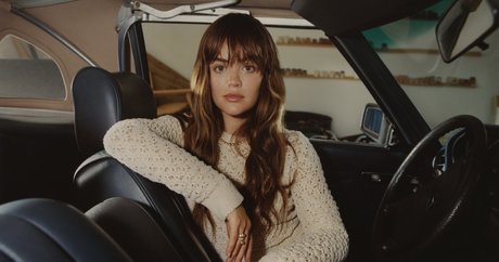 Lucy Hale modèle porno images