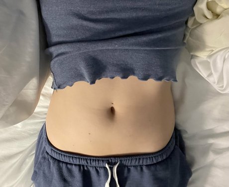 bellymodel2 étoile archive