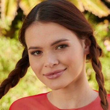 Kinsley White étoile érotique collection