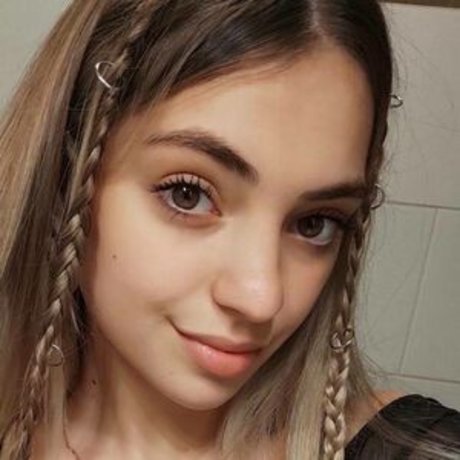 monica01 03 actrice parfaite image