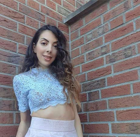 lillylilofficial actrice de grande qualité image