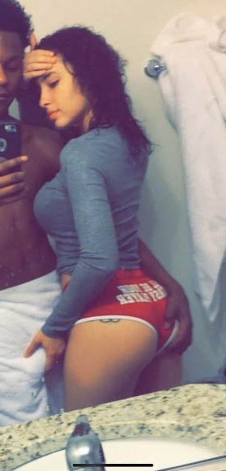 Ash Kaash joli modèle photos