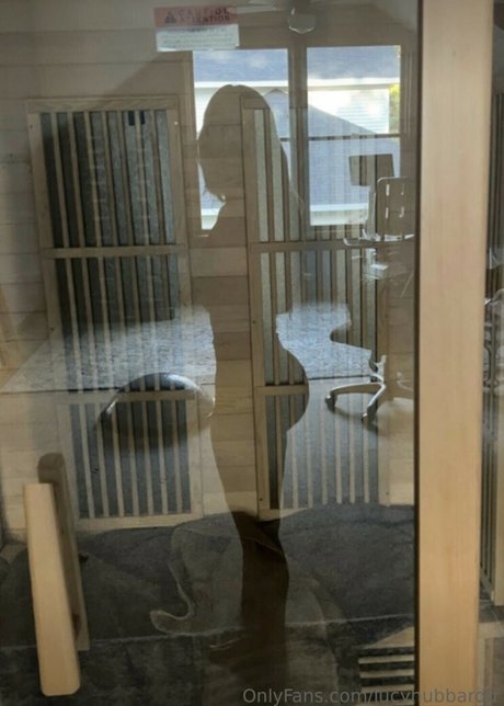 Lucy Hubbard star du porno nue archive