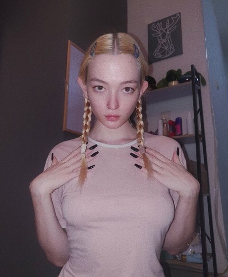 akchoriii actrice nue photos