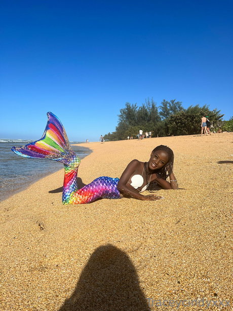 _Petite Doll_ star exclusive img