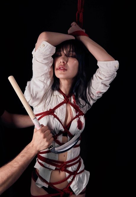 Yuki Kamifuku modèle nu image