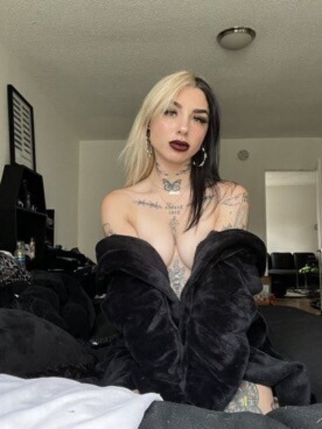 Cruella Morgan nus star du porno photo