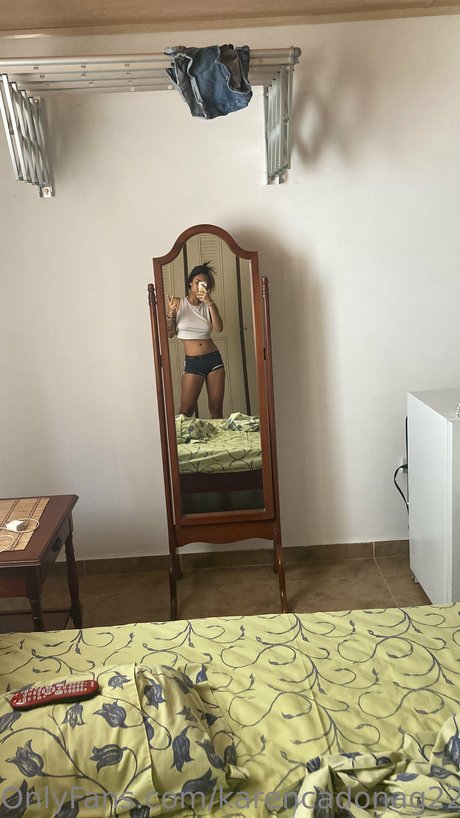 Karen Cardona Garces modèle porno image