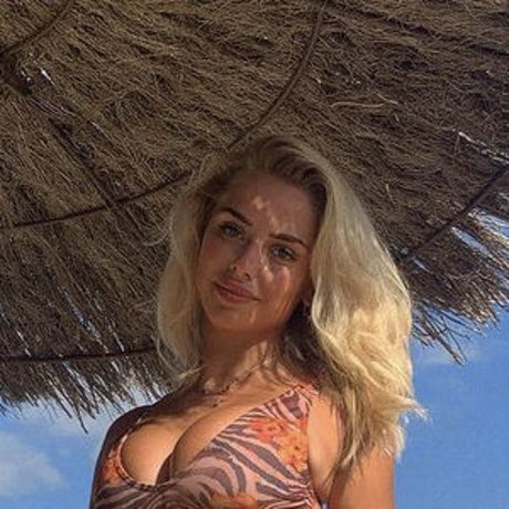 Mia Brodrick modèle parfait images