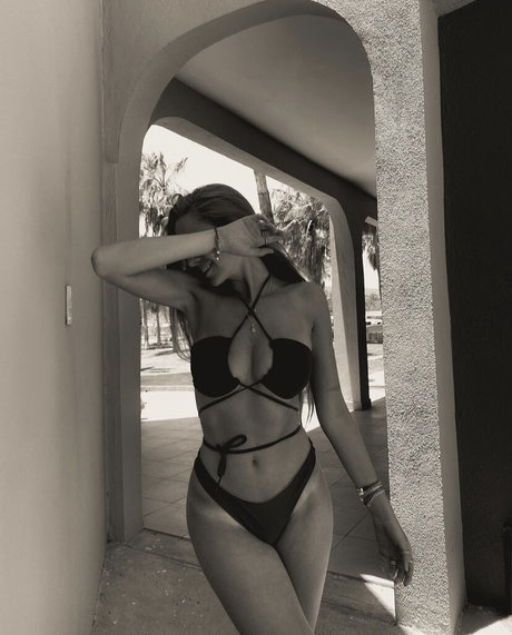 Lies Zhara_ étoile magnifique image