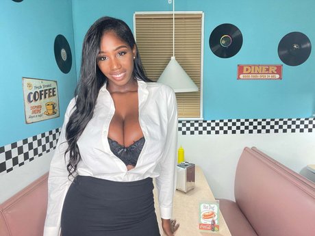 Ellie The Empress actrice porno image