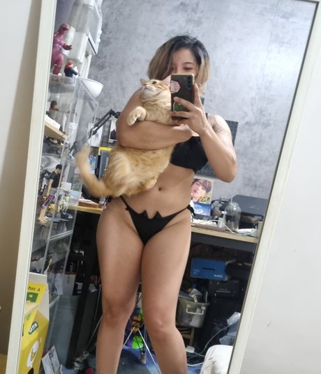 Nyaaati art modèle des photos