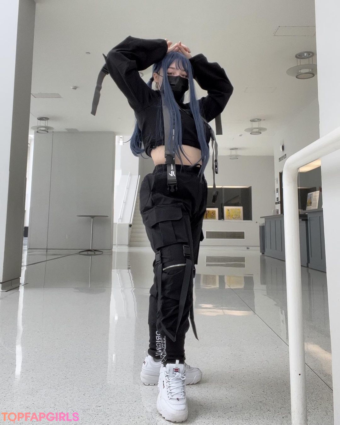 rousse tatouée onlyfans beau haut image