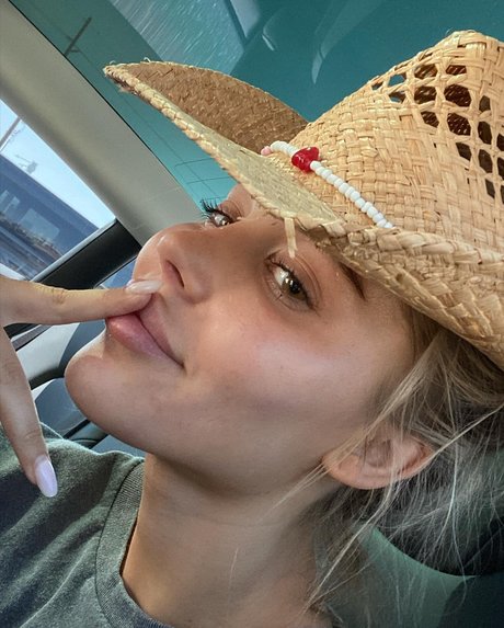 Kristina Levina beau modèle galerie