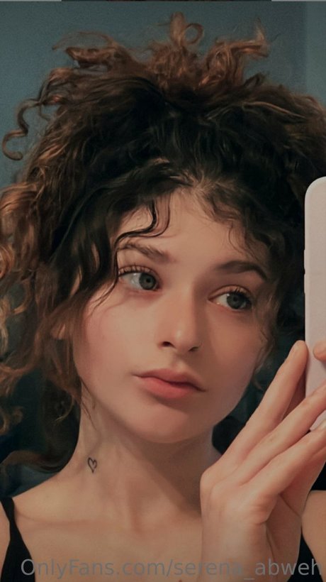 Serena Abweh haut modèle archive