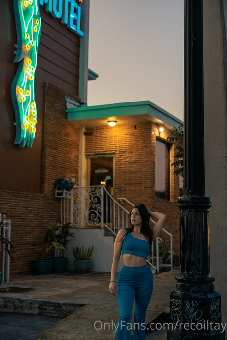 Taylor Feingold haut modèle photos