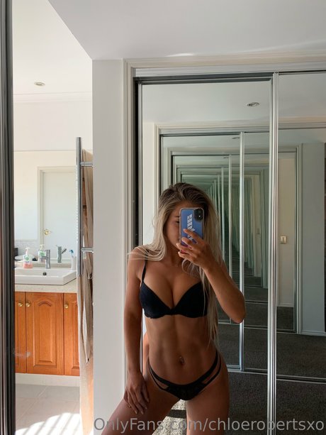 Cassie And Chloe Roberts art de star du porno images