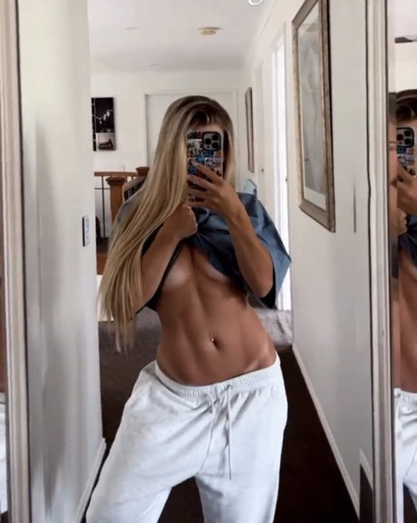 Cassie And Chloe Roberts modèle adulte photo