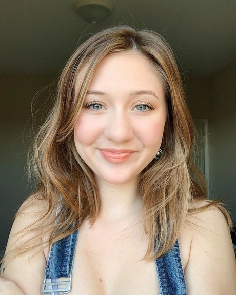 Jordan Burton jolie star du porno image