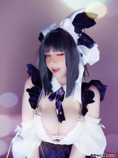 Mad Roxy nus de stars du porno image