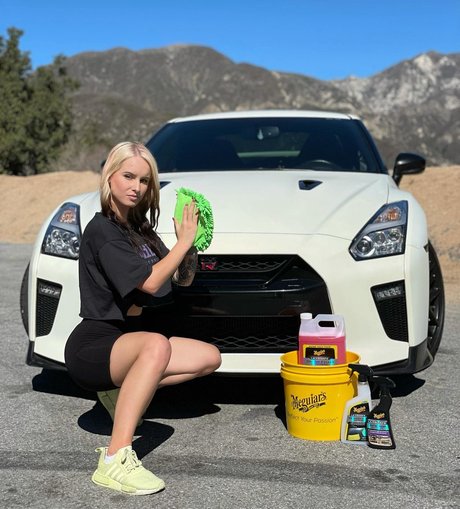 Sonja Reid_ star exclusive photo