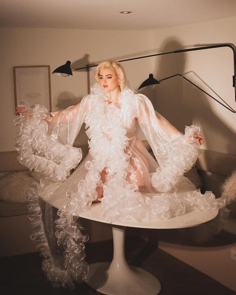 Stefania Ferrario star du porno gratuit photo