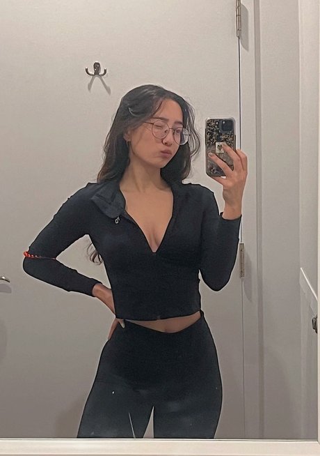 Sabrina Pezeshkian_ modèle exclusif des photos