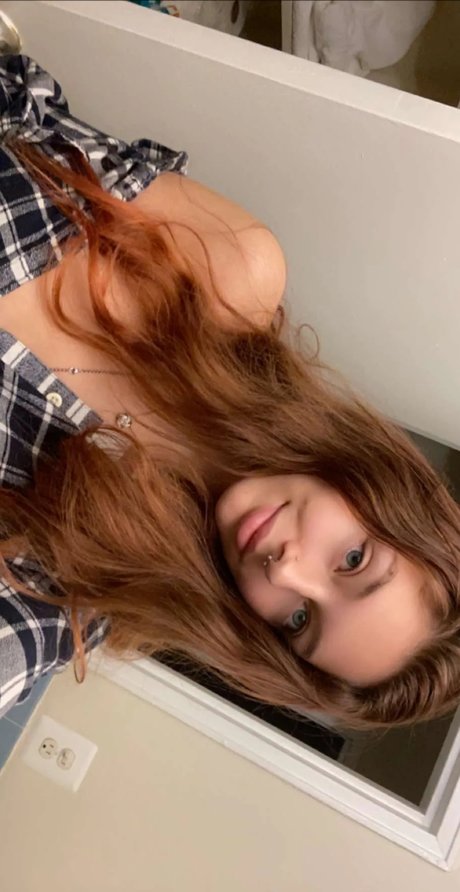 Lydia Renae modèle parfait archive