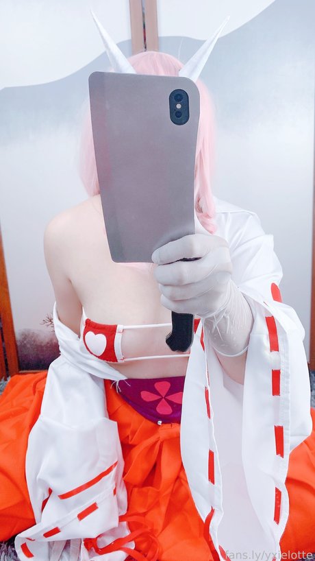 Yaxie Lotte actrice de nus des photos