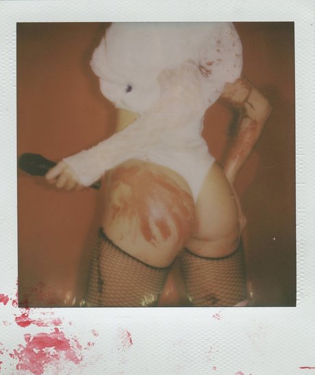 Addison Rae étoile de l'art archive