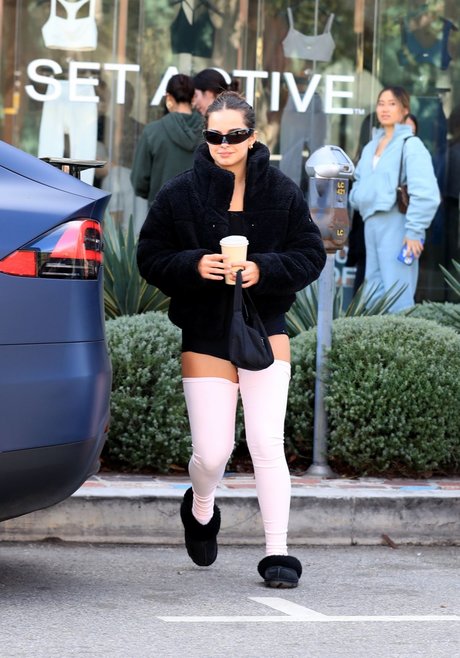 Addison Rae nus star du porno galerie