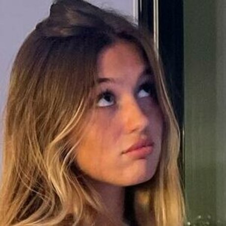 Bella Faith modèle sexy galeries