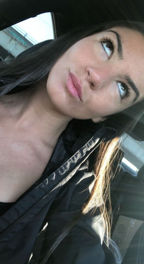 Carlie Jo jolie actrice galerie